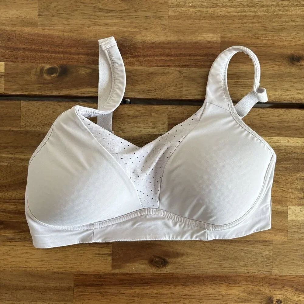 Lululemon Run Times Bra High Sports Bra Women's 34D Strawberry Milkshake‎ Gym